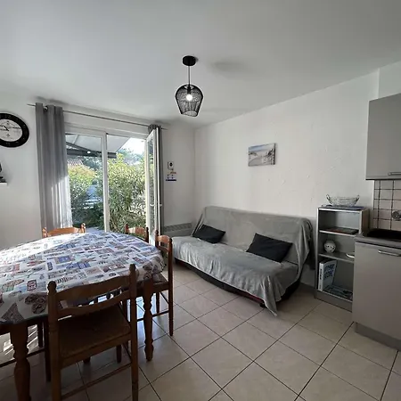 펜션 Maison De Avec Terrasse Dallee, 6 Couchages, A Deux Pas De L'ocean A St-jean-de-monts - Fr-1-224c-94 *