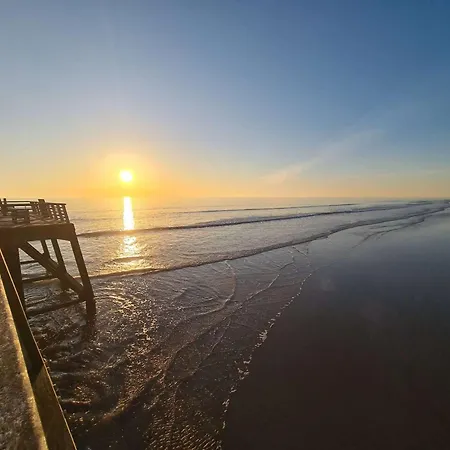 Maison De Avec Terrasse Dallee, 6 Couchages, A Deux Pas De L'ocean A St-jean-de-monts - Fr-1-224c-94 펜션