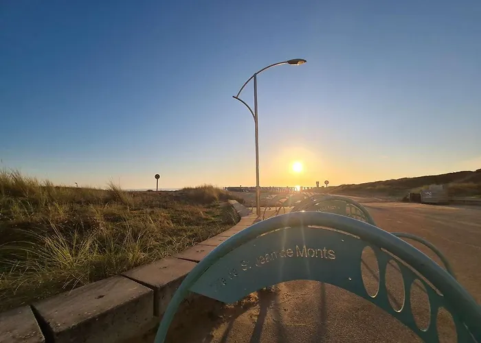 펜션 Maison De Avec Terrasse Dallee, 6 Couchages, A Deux Pas De L'ocean A St-jean-de-monts - Fr-1-224c-94