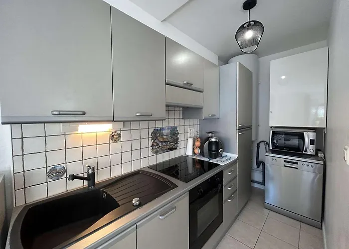 Maison De Avec Terrasse Dallee, 6 Couchages, A Deux Pas De L'ocean A St-jean-de-monts - Fr-1-224c-94 생장드몽