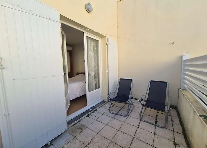 펜션 Maison De Avec Terrasse Dallee, 6 Couchages, A Deux Pas De L'ocean A St-jean-de-monts - Fr-1-224c-94 생장드몽