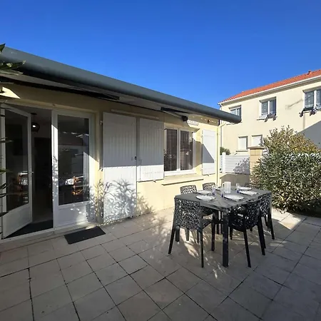 Maison De Avec Terrasse Dallee, 6 Couchages, A Deux Pas De L'ocean A St-jean-de-monts - Fr-1-224c-94 Dom wakacyjny