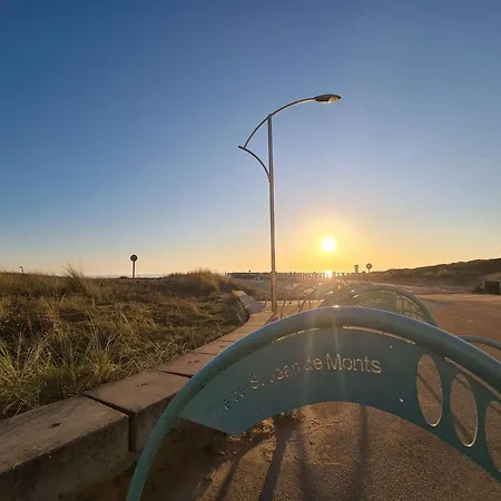 Casa de Férias Maison De Avec Terrasse Dallée, 6 Couchages, à Deux Pas De L'océan à St-jean-de-monts - Fr-1-224c-94