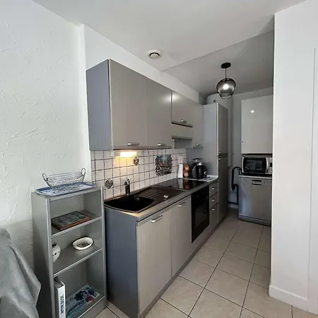 بيت للعطل Maison De Avec Terrasse Dallee, 6 Couchages, A Deux Pas De L'ocean A St-jean-de-monts - Fr-1-224c-94
