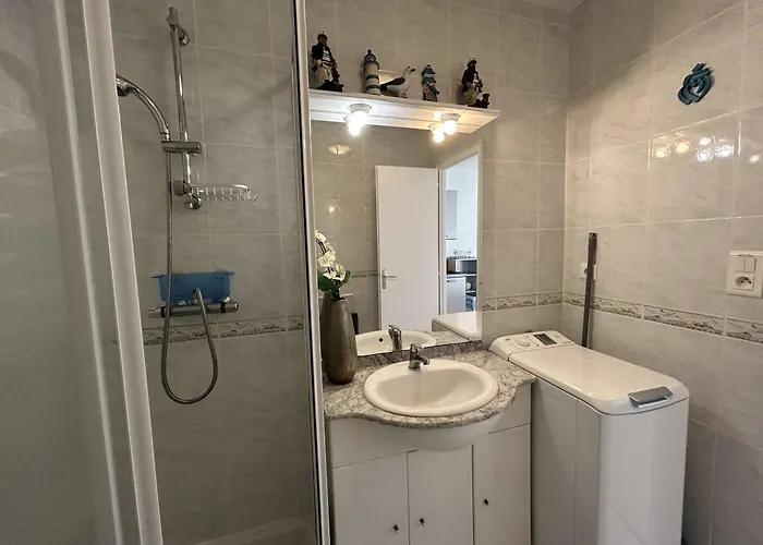 Maison De Avec Terrasse Dallée, 6 Couchages, à Deux Pas De L'océan à St-jean-de-monts - Fr-1-224c-94 *